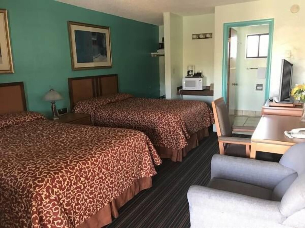 Klamath Motor Lodge - photo 36