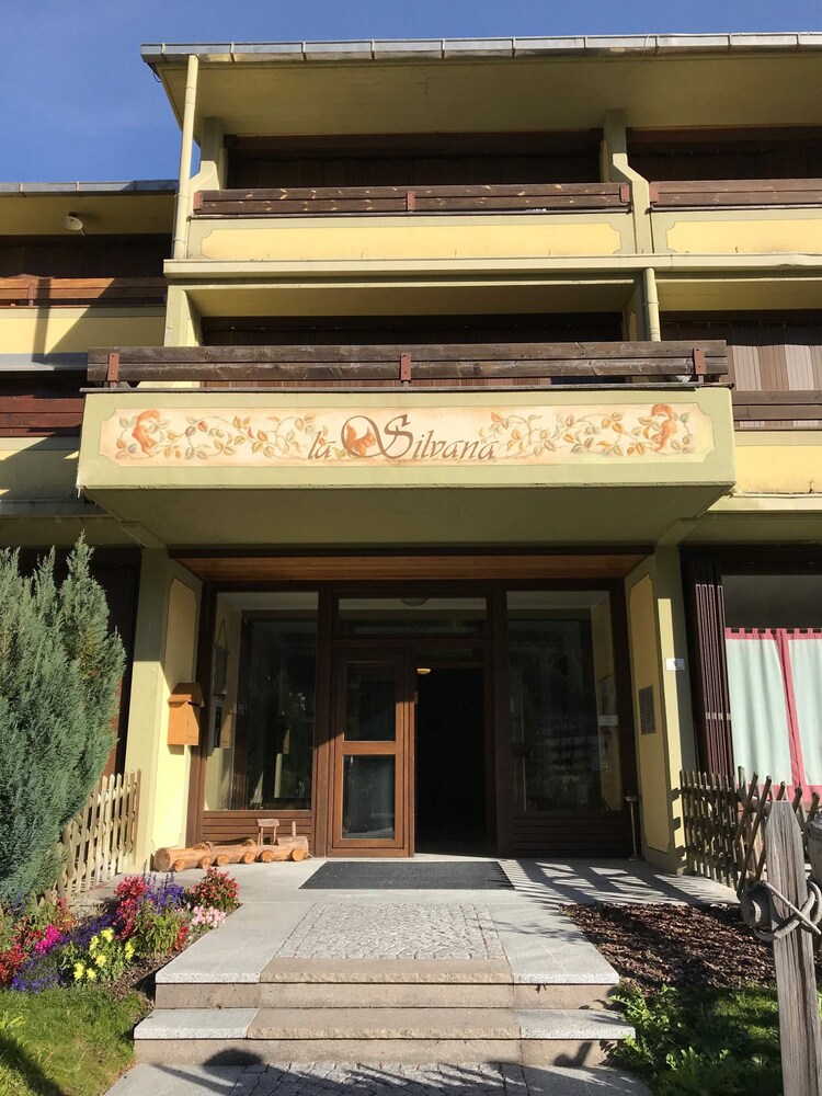 Residenza Silvana — 4-Star Luxury Hotel in Pinzolo, Italy