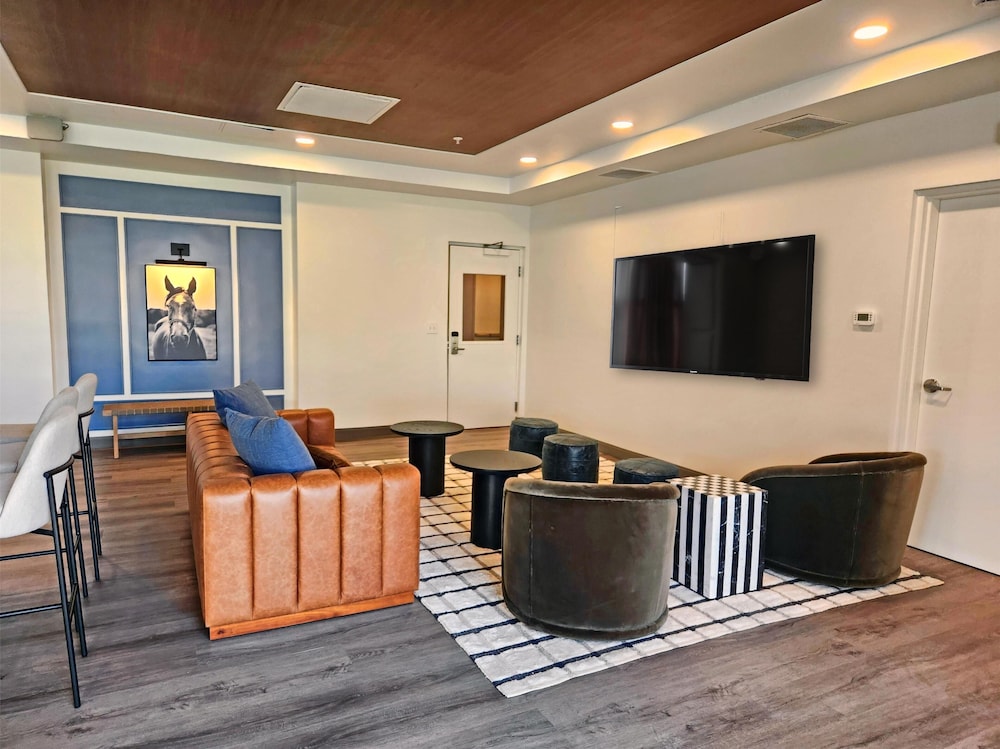 Hilton Garden Inn Saratoga Springs - photo 45
