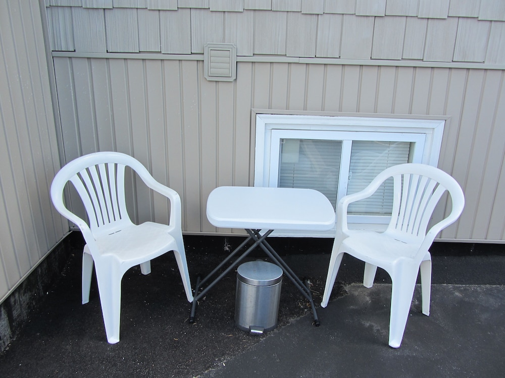 Green Dolphin Motel - photo 51