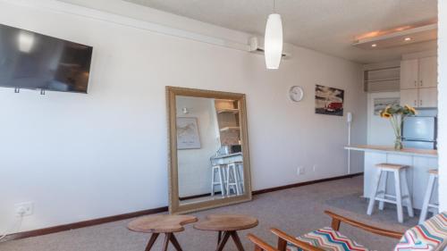 Retro City Bowl Apartment