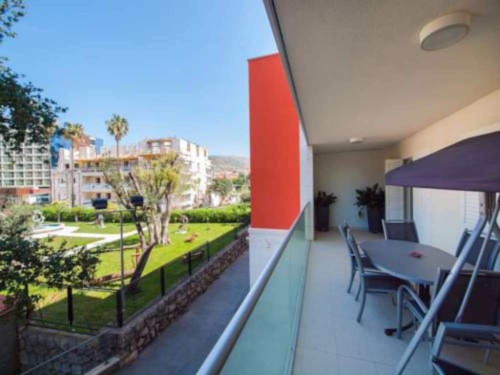 Apartment Vesna Superior Three Bedroom Apartment With Balcony