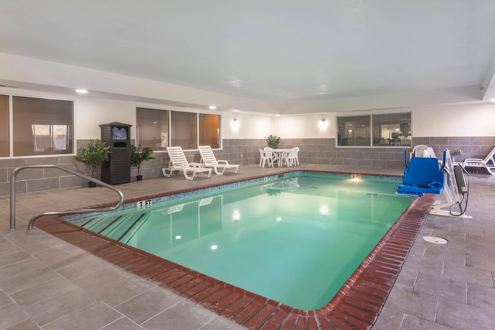MainStay Suites Lebanon Nashville Area - photo 18
