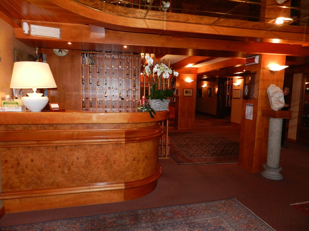 Hotel Emet — Colico Piano — photo 3
