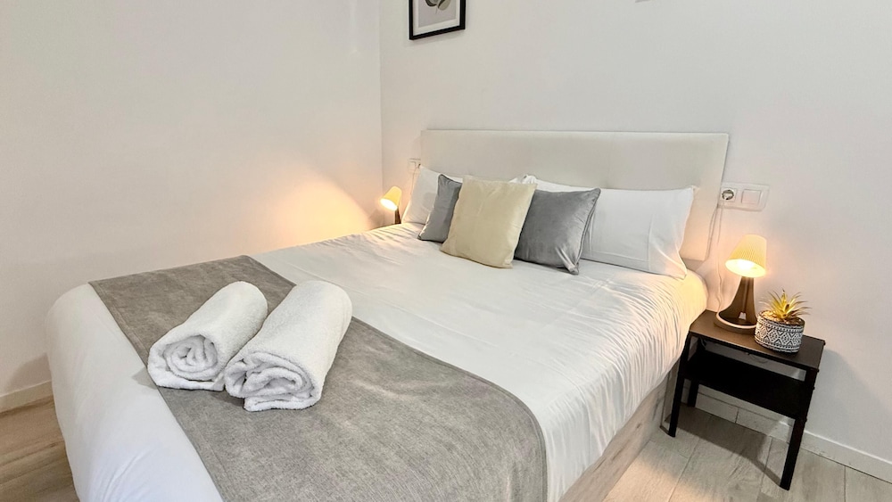 Cinco Torres Suites hotel Almenara Madrid