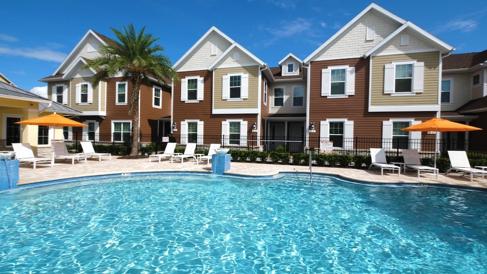 3 BR 3BA 1678ft 5min Disneyworld Resort Style - featured photo