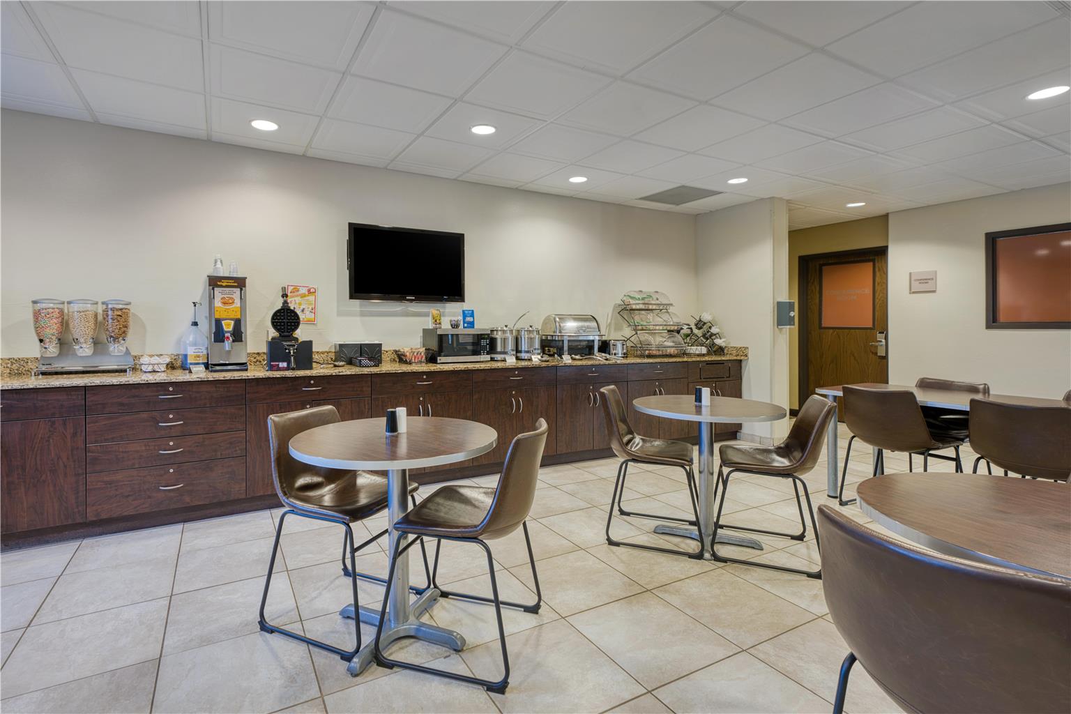 SureStay Plus Hotel by Best Western Buckhannon - photo 3