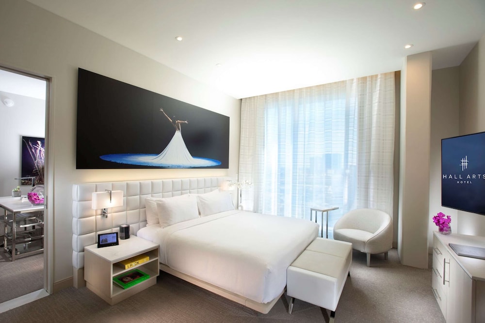 HALL Arts Hotel Dallas Autograph Collection - photo 17