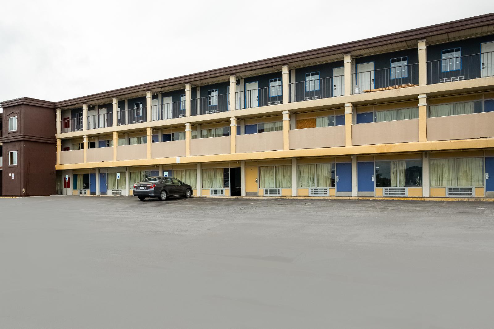 OYO Hotel St. Louis Lambert Airport - featured photo