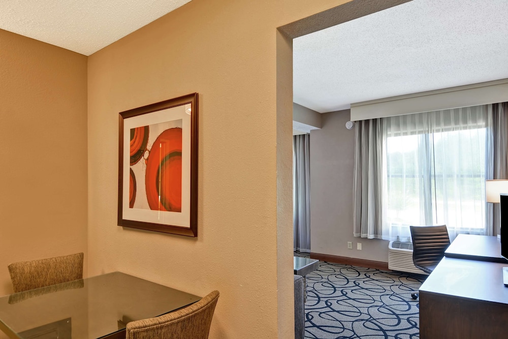Doubletree by Hilton Hattiesburg MS - photo 10