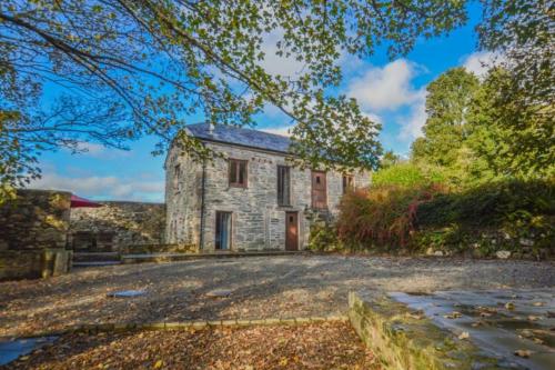 The Threshing Barn - carbon neutral hotel in Falmouth