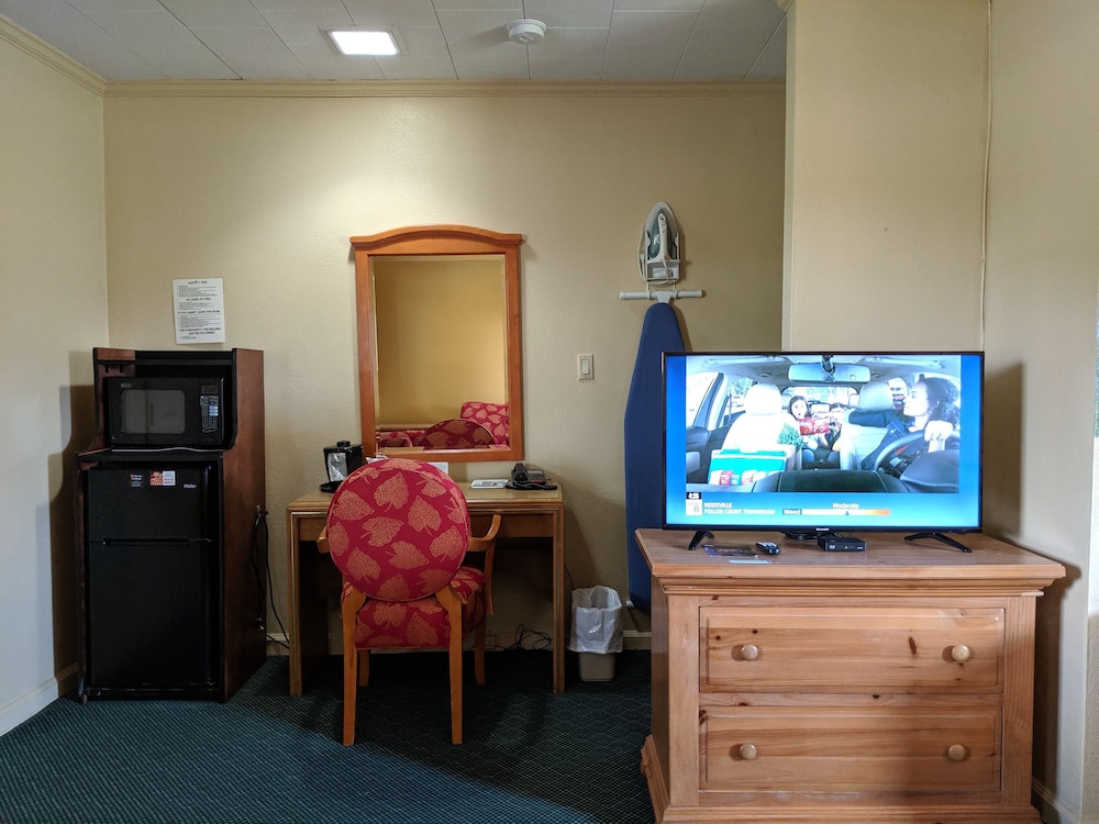 Cheerio Inn Glennville - photo 4