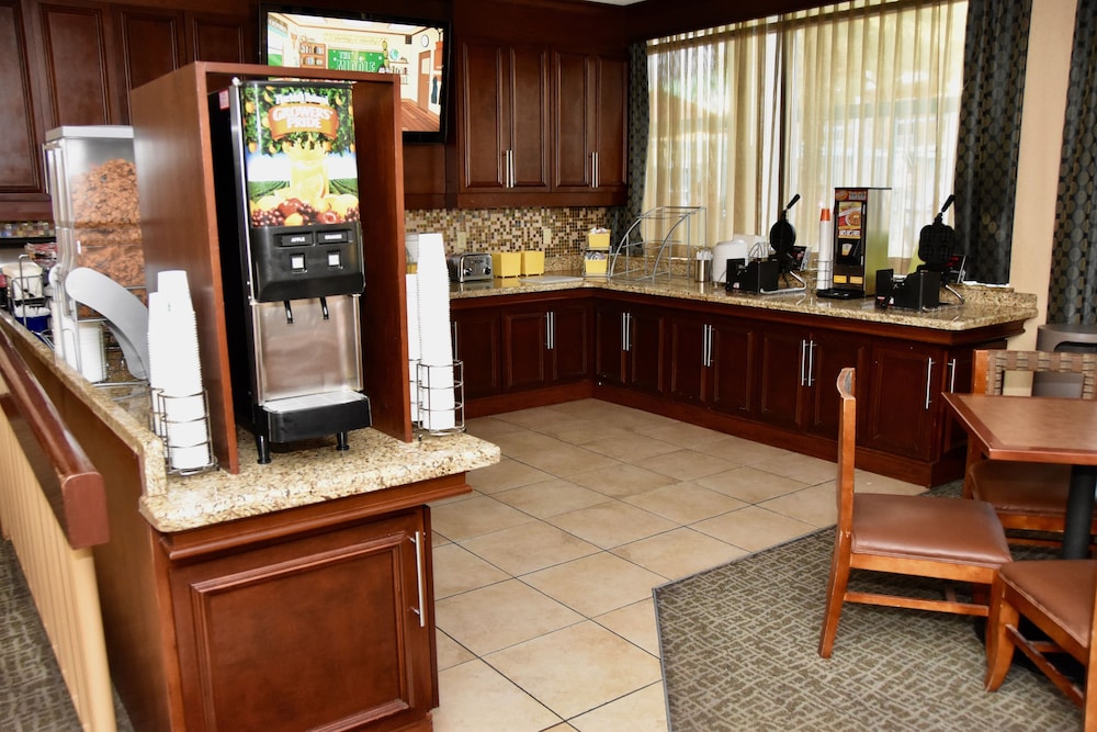 Days Inn by Wyndham Las Cruces - photo 31