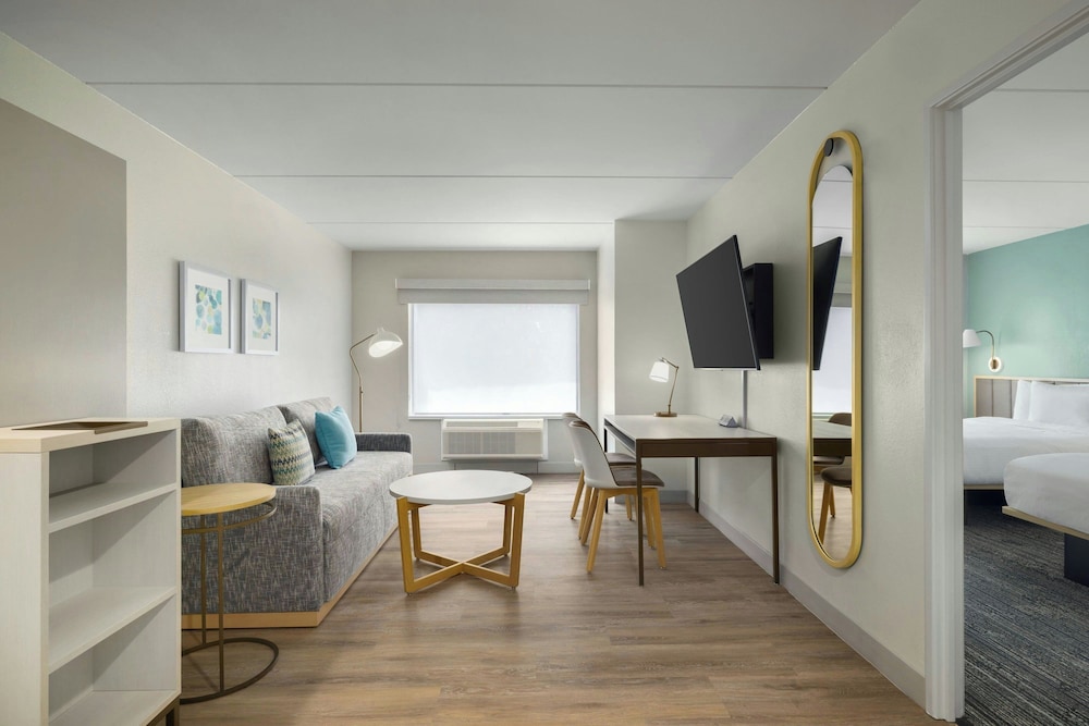 TownePlace Suites by Marriott Charlotte LoSo Airport - photo 12