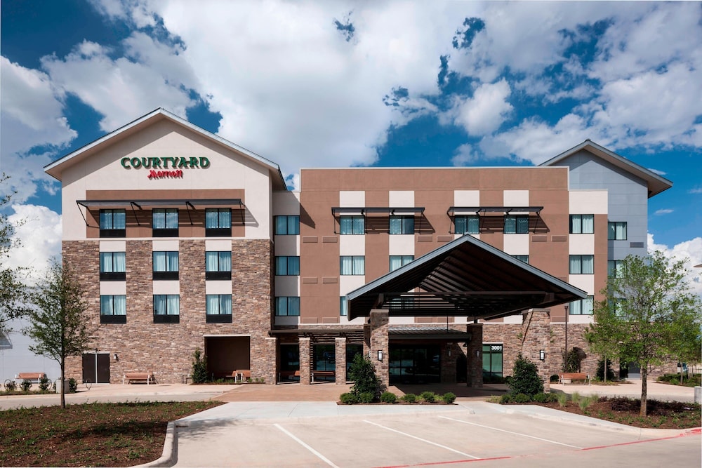 Courtyard by Marriott Fort Worth at Alliance Town Center — hotel in Keller