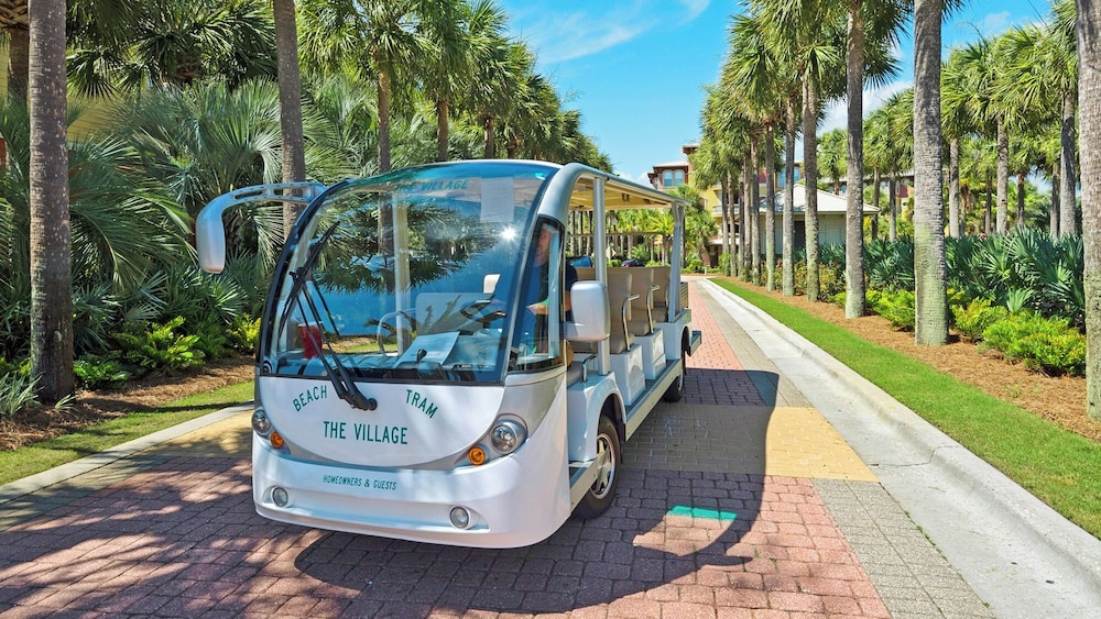 Seacrest Lagoon Pool Free Tram to Beach Sleeps 12