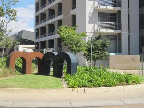 Menlyn Maine Luxury Apartment — 4-Star Luxury Hotel in Pretoria, South Africa