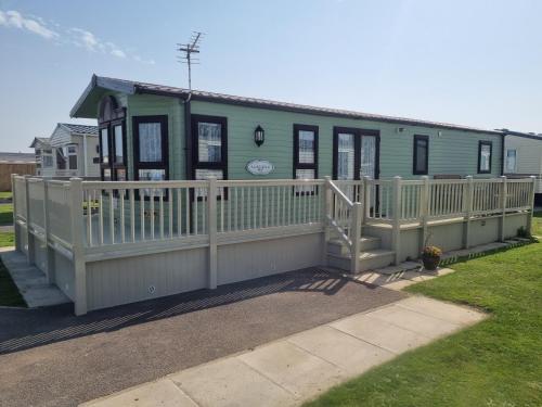 Palm Square 19 3 Bed Deluxe Caravan in Chapel Saint Leonards, United Kingdom