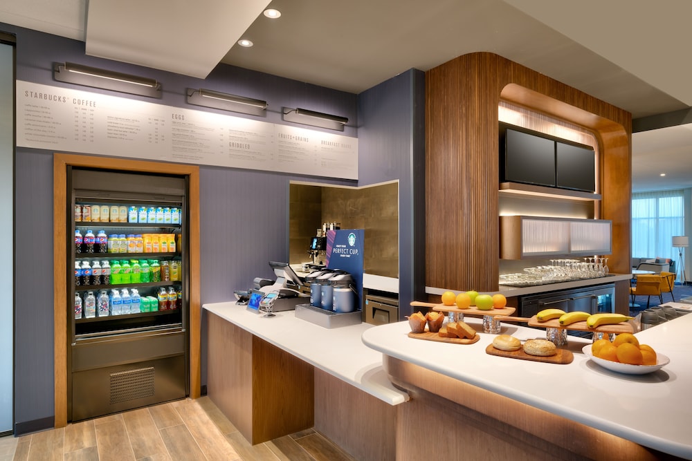 Courtyard by Marriott Ames - photo 17