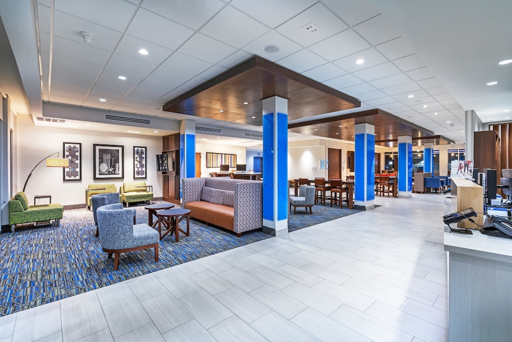 Holiday Inn Express & Suites Parsons by IHG - photo 4