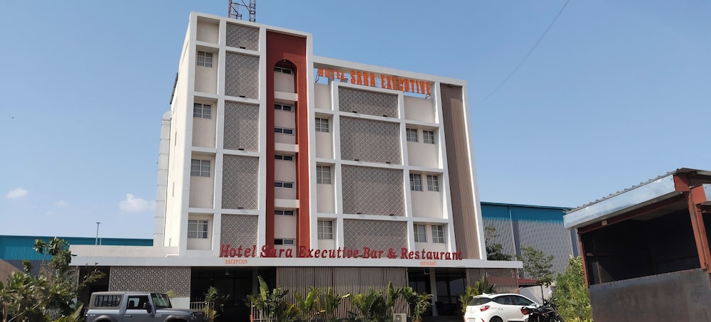 Hotel Sara Executive — hotel in Khed