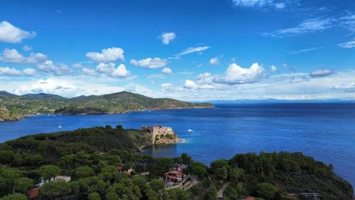 Dimora Il Funghetto Capo Perla Apartments — 4-Star Luxury Hotel in Capoliveri, Italy