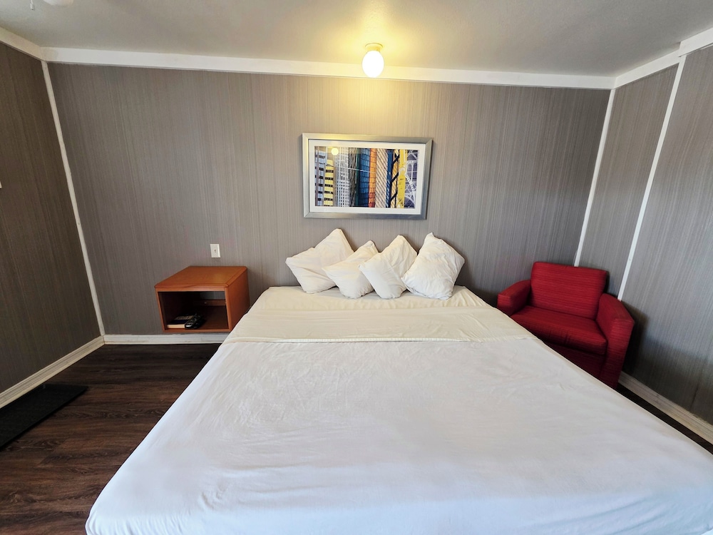Sawmill Lodges Motel - photo 13