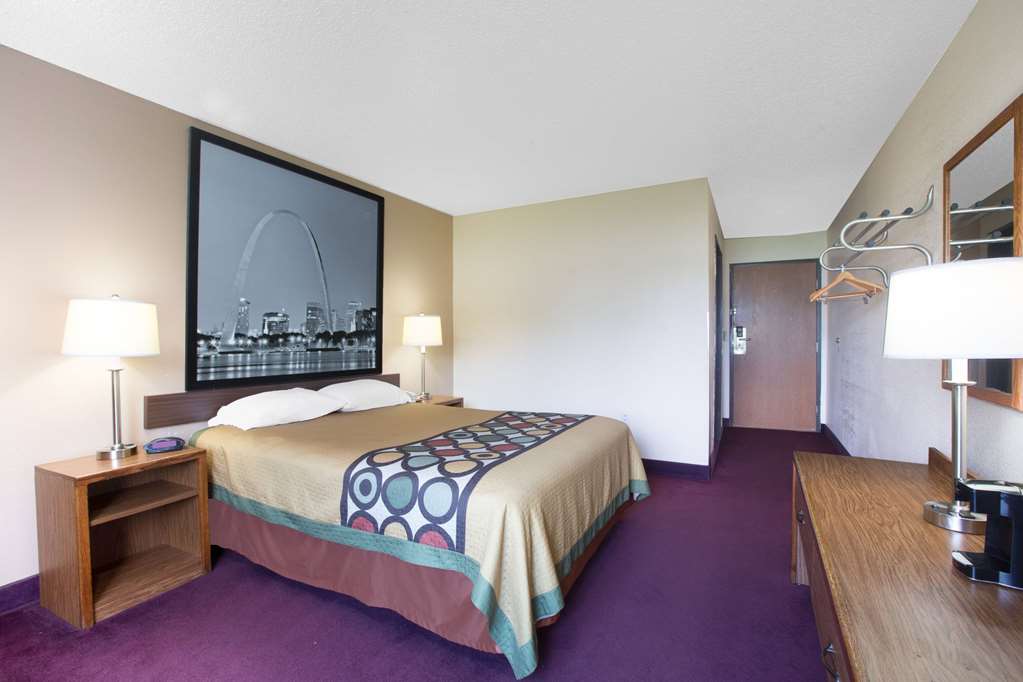 Super 8 by Wyndham Boonville - photo 4