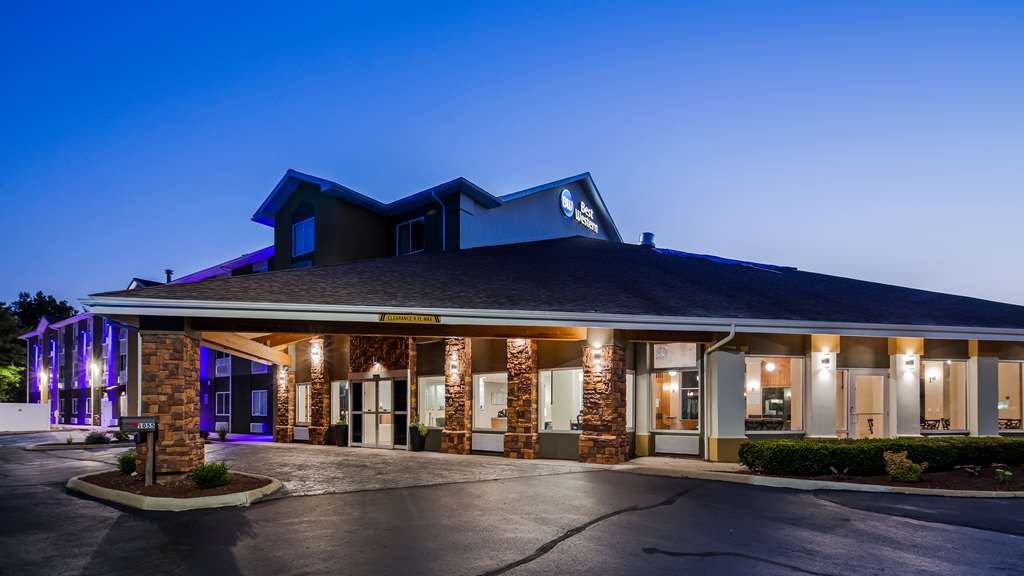 Best Western DeWitt - carbon neutral hotel in Dewitt
