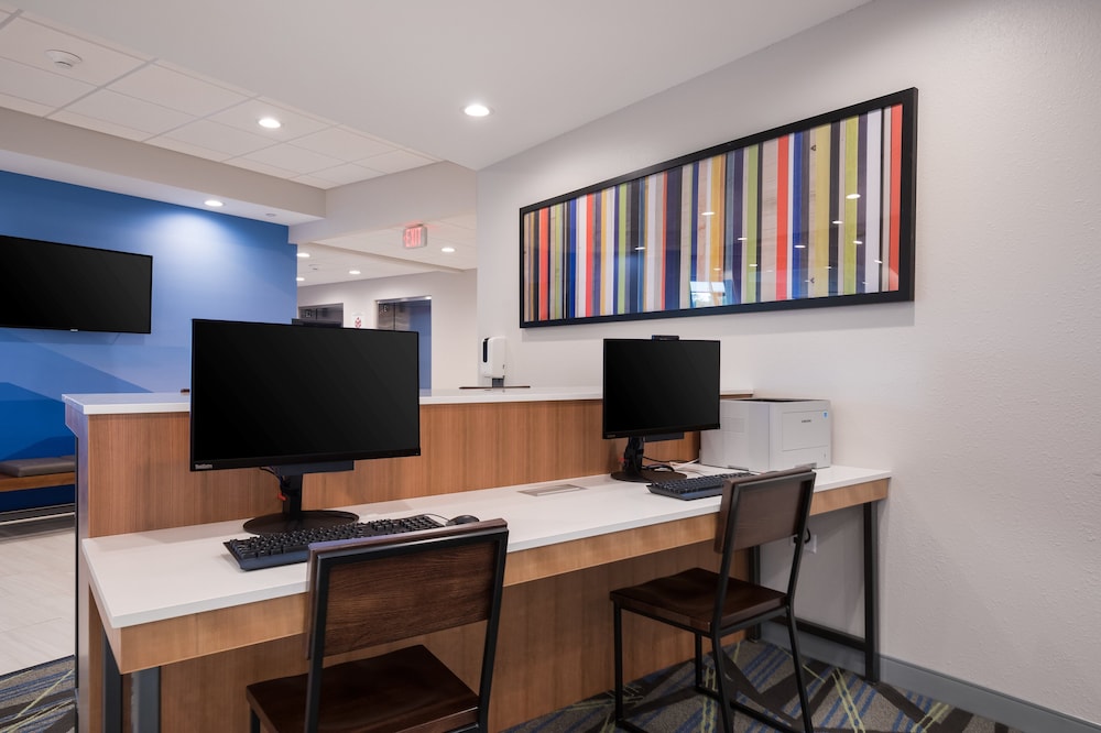 Holiday Inn Express & Suites Chicago Hoffman Estates by IHG - photo 20