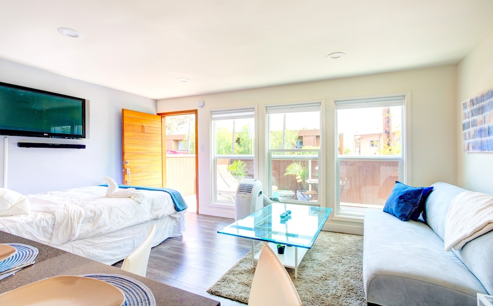 1 Bedroom near Hollywood Sights — 4-Star Luxury Hotel in Los Angeles, United States