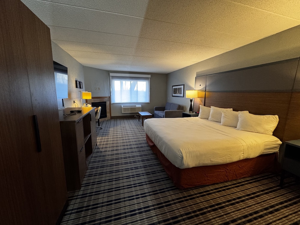 AmericInn by Wyndham White Bear Lake St. Paul - photo 5
