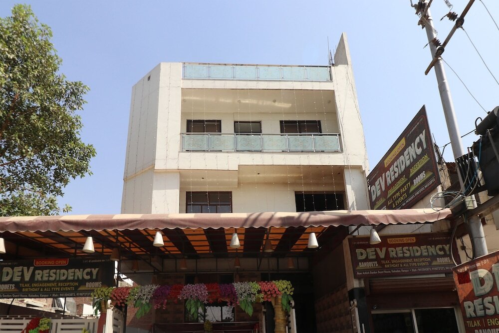 Oyo 28585 Dev Residency Kan078 — Kanpur