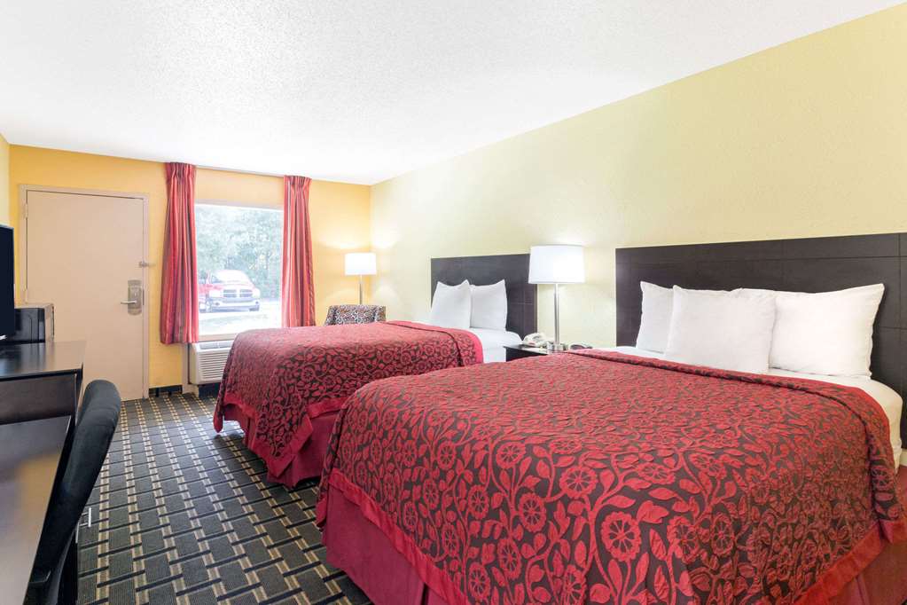 Days Inn by Wyndham Savannah Airport - photo 12