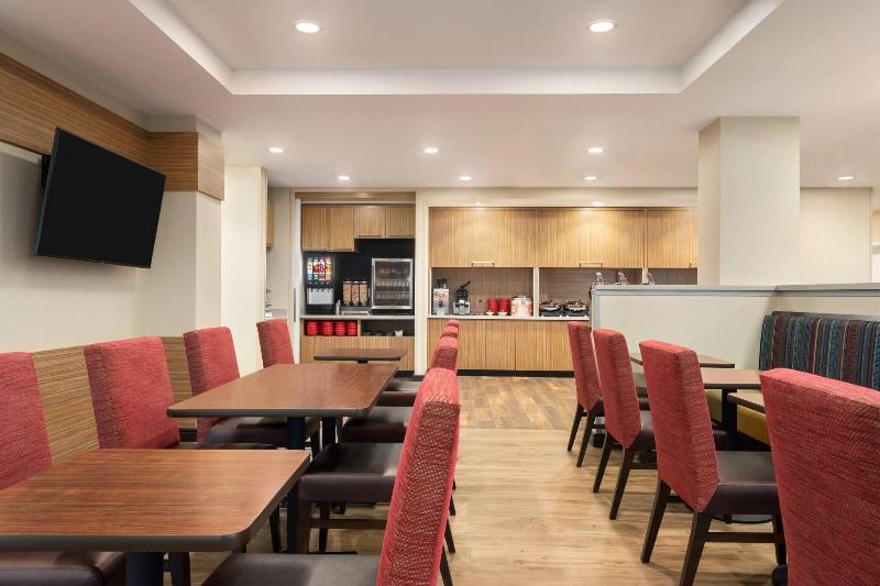 TownePlace Suites by Marriott Janesville - photo 51