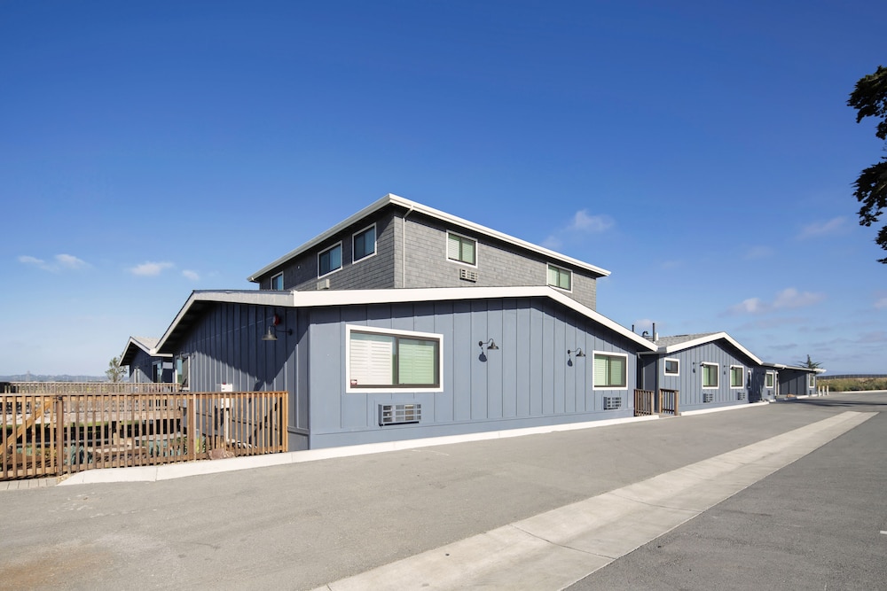 Inn At Moss Landing Point - photo 93