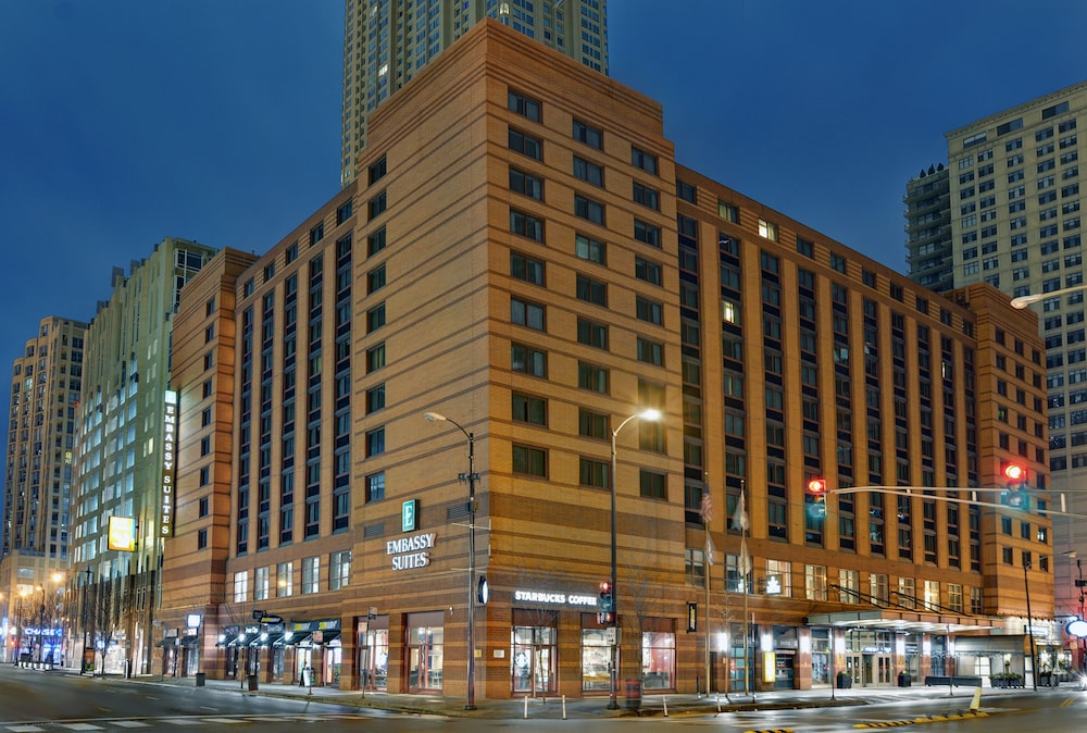 Embassy Suites by Hilton Chicago Downtown River North - photo 55