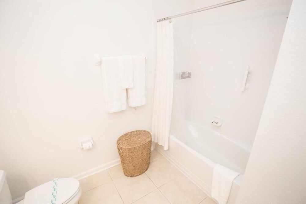 Modern Vacation Apartment with a Lake View at Vista Cay Resort VC4816 - photo 29