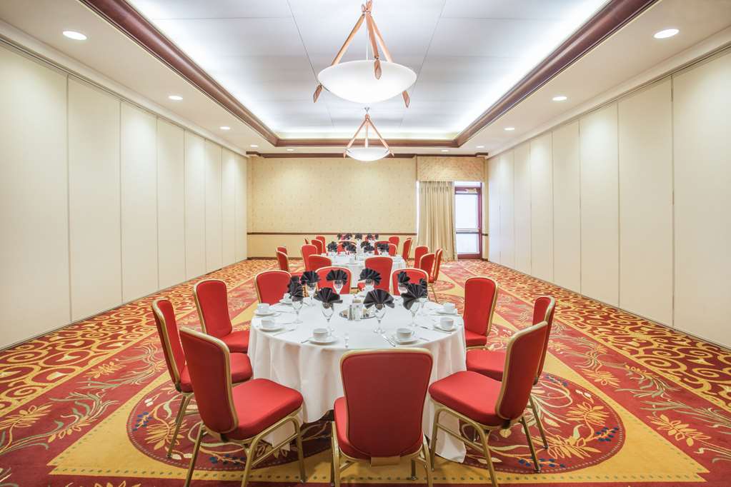Sonesta Milwaukee West Wauwatosa - photo 24