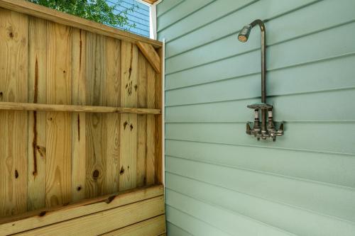 A Sloth's Retreat by Oak Island Accommodations - photo 25