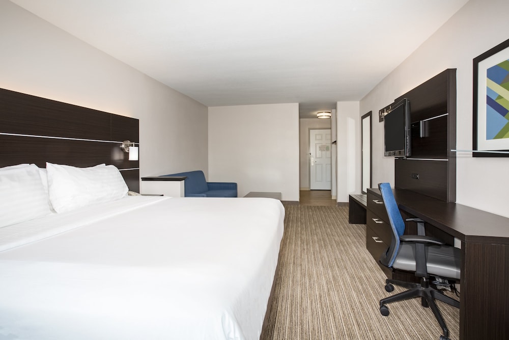 Holiday Inn Express Hotel & Suites Ft. Collins by IHG - photo 15