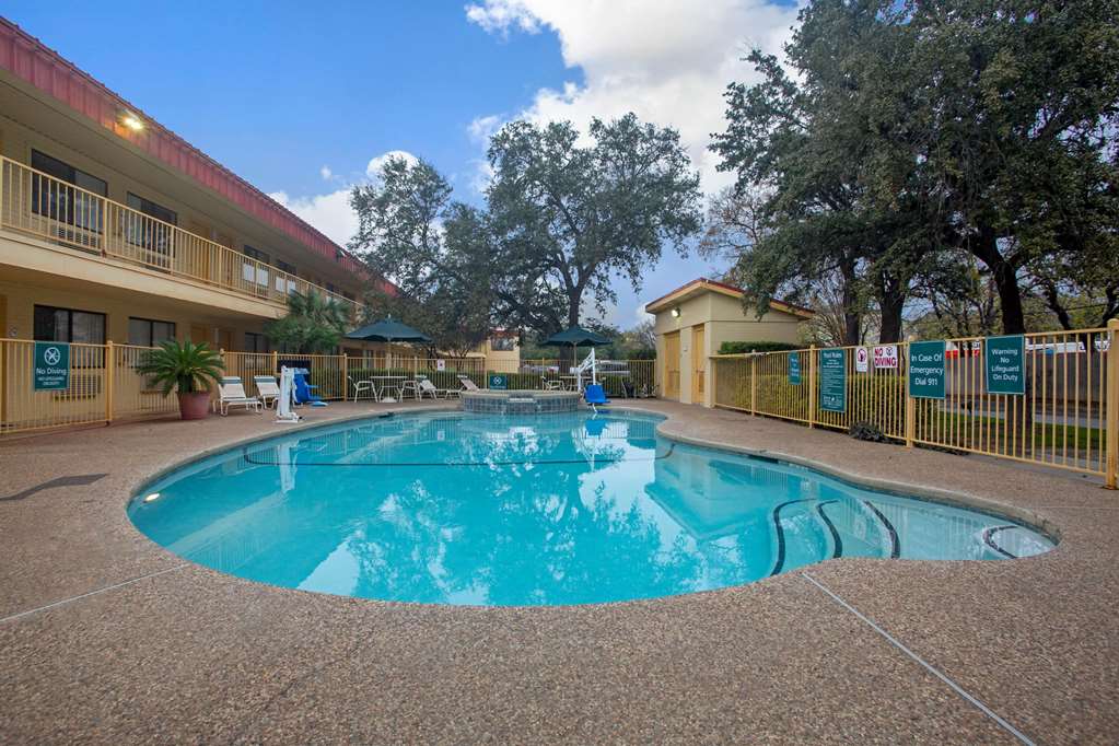 La Quinta Inn by Wyndham San Marcos - photo 15