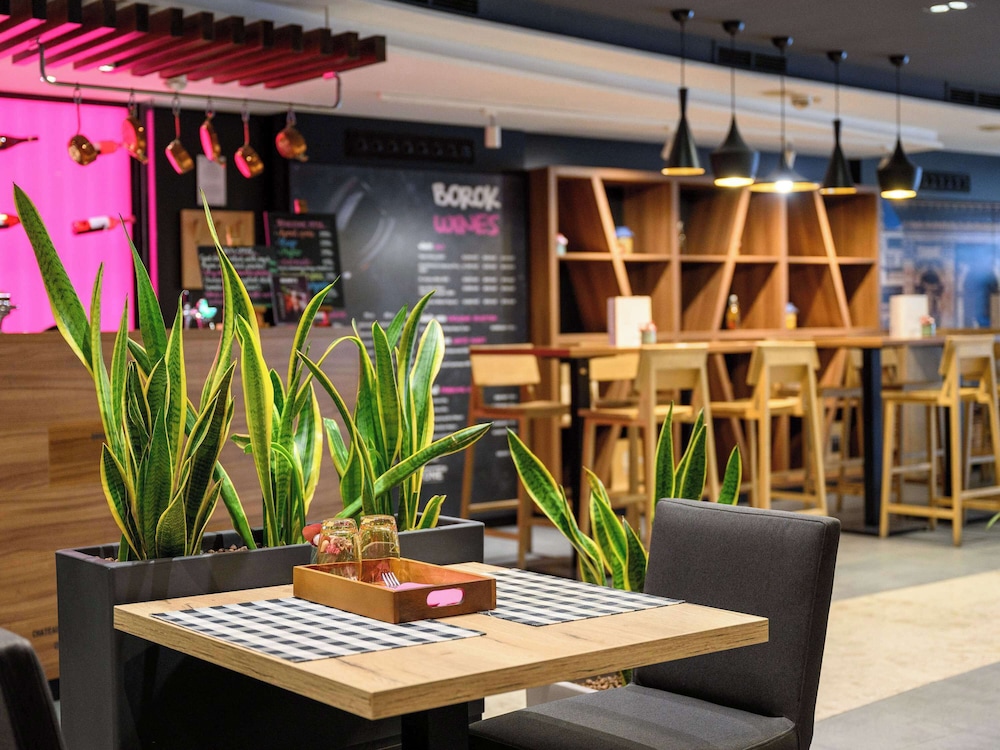 מזון ומשקאות