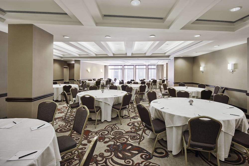Embassy Suites by Hilton Alexandria Old Town - photo 48