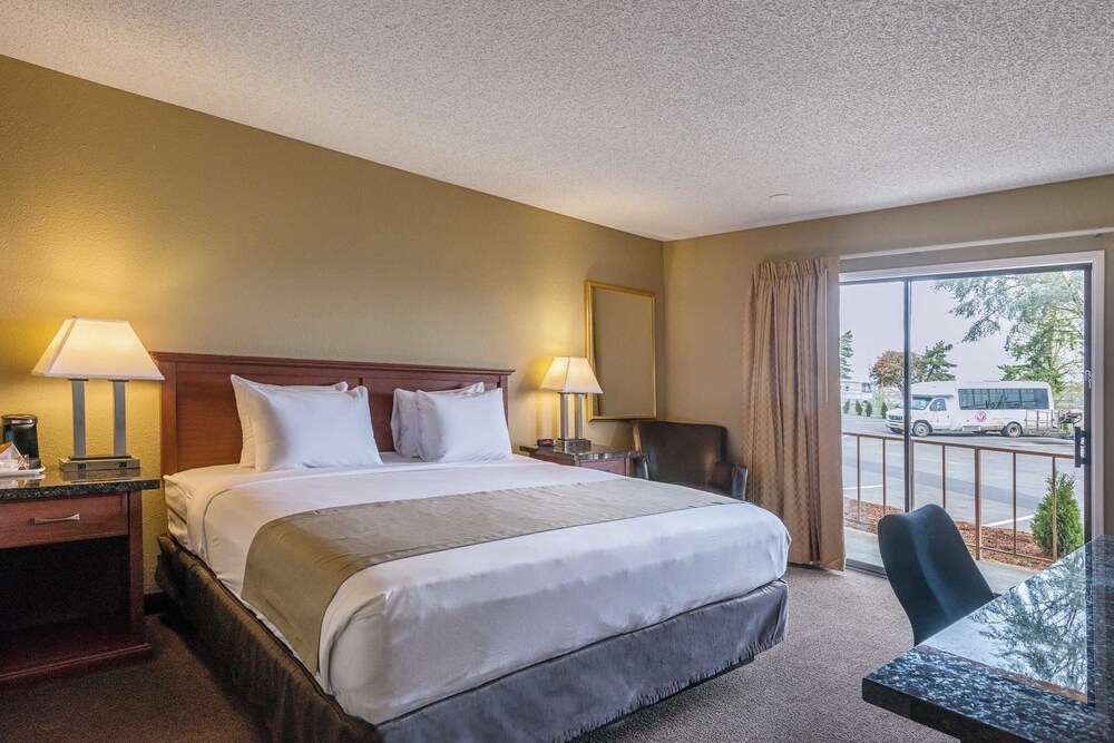 Rodeway Inn & Suites Portland Jantzen Beach - photo 11