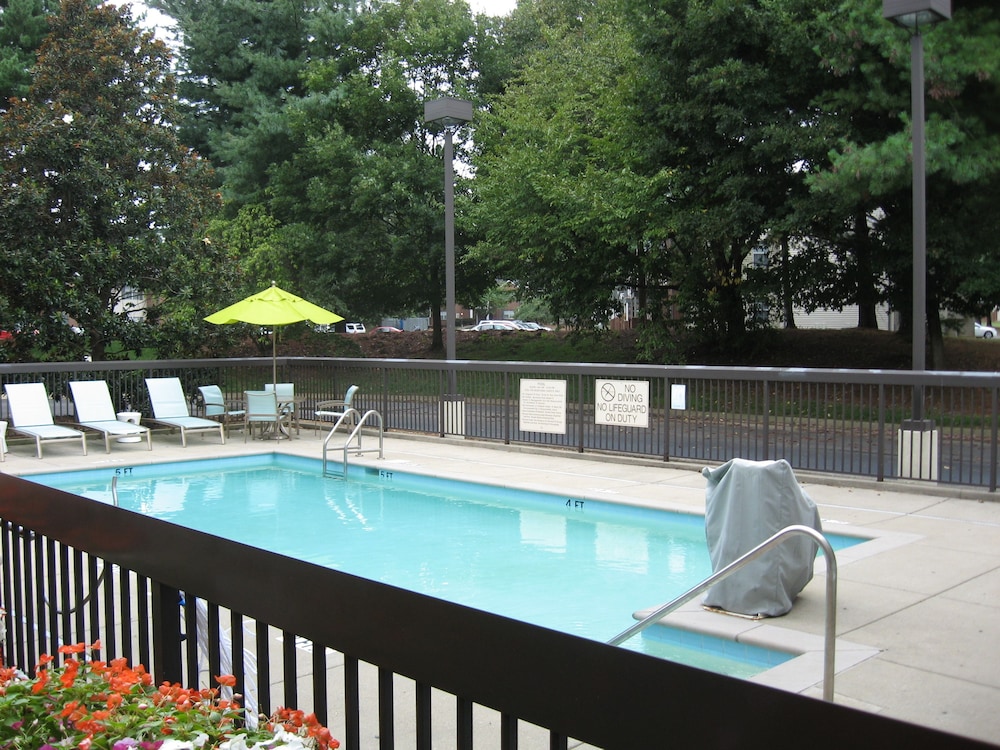 Hampton Inn Gallatin - photo 35