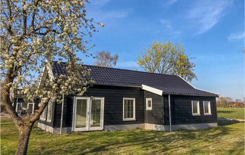 Awesome Home In Strijen With Wifi — 4-Star Luxury Hotel in Strijen, Netherlands