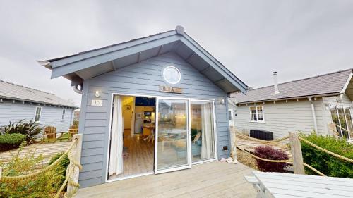 The Blue Anchor The Bay 2 bedrooms with ensuites parking for 2 cars 2 dogs welcome in Filey, United Kingdom