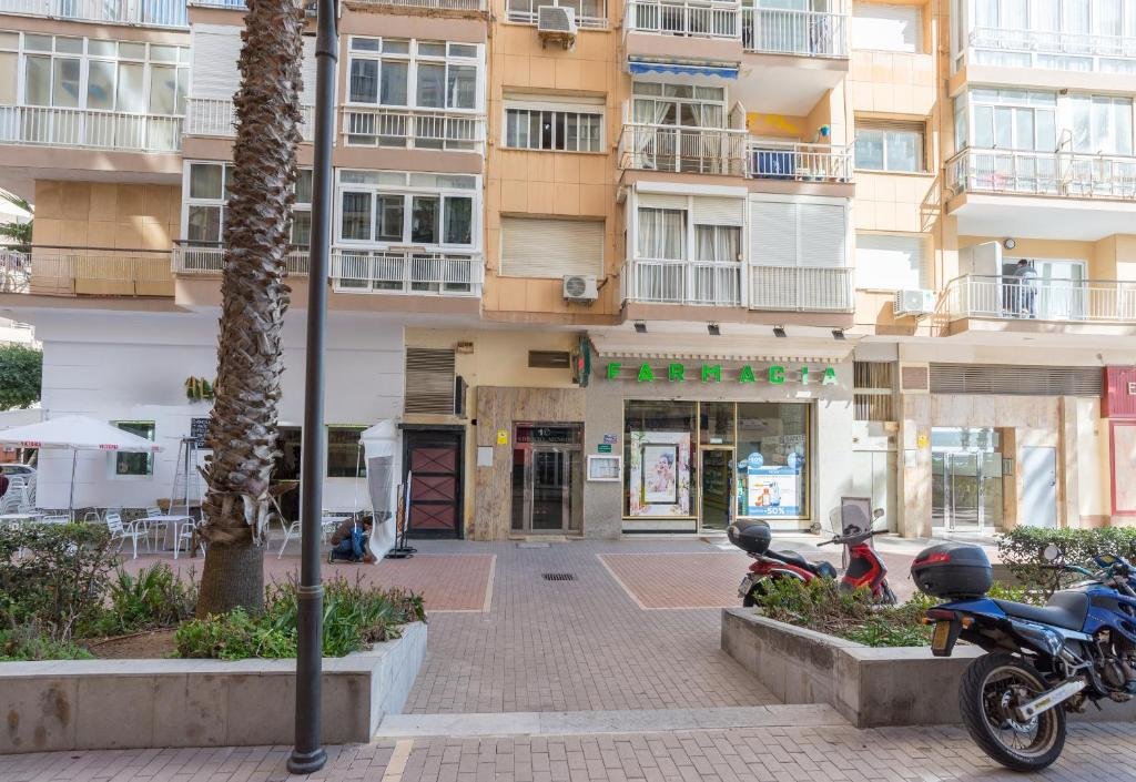 Apartamento Málaga Port — 4-Star Luxury Hotel in Malaga, Spain