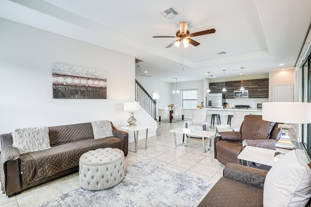 Resort Home in Haines City Screened Lanai Pool - photo 4